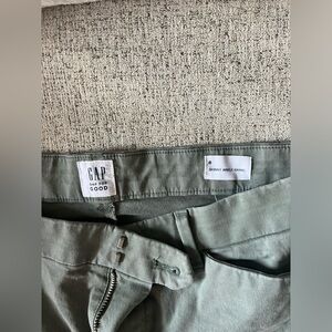GAP size 8 skinny ankle kkacki green color women